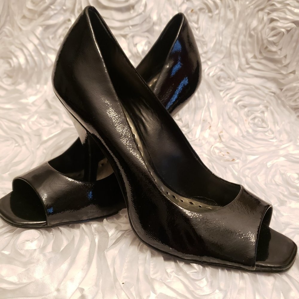 BCBG Girls Ariel Black Patent Leather Open toe stiletto Heels Women's Size 7 B